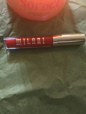 Milani Stay Put  Lipstick - Vibrant Red